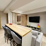 Colorful Apartments L