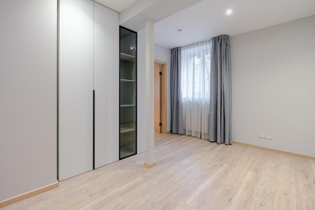 Colorful L Apartment *