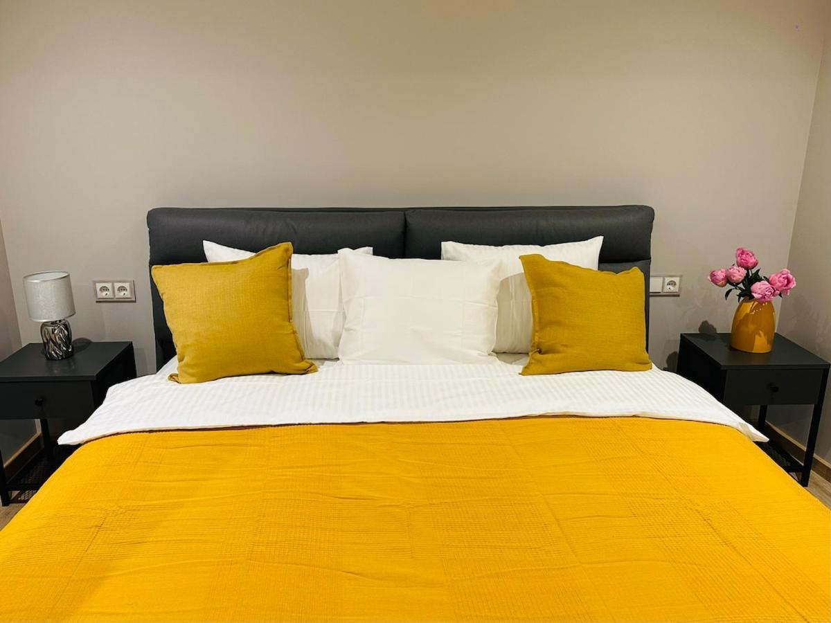 Apartment Colorful L
